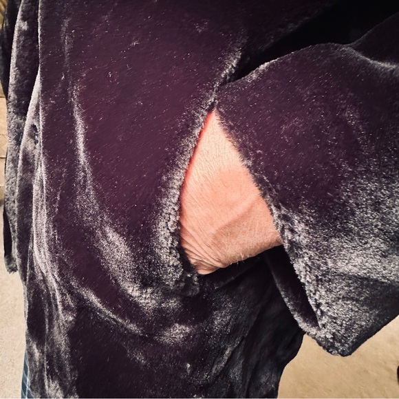 Fur is always in! Sz 2X Black Faux Fur 3/4 Length Jacket w/Dust Cover, EUC. - Picture 7 of 8